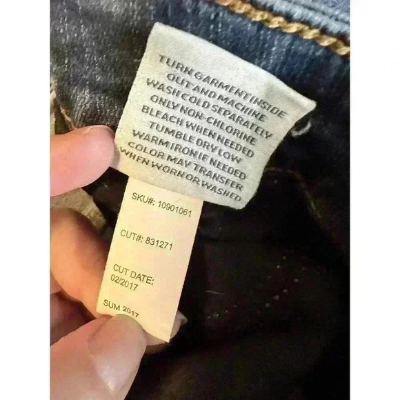 Torrid Shorts Women 24 Blue Cotton Stretch Denim Distressed Button Fly Cut Off - Picture 5 of 6